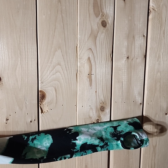 No Fear X H&M Green Long Sleeve Crop Top Size Medium - Picture 3 of 6